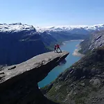 Trolltunga 3* オッダ