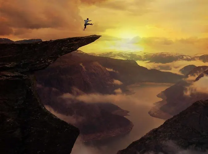 Trolltunga 3*